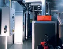 In che modo il sistema di controllo della temperatura di una macchina per mattoni migliora la stabilità della produzione?